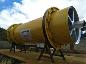 Fabricação de estrutura metálica industrial em processo de caldeiraria pesada